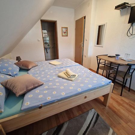 House Luketic Hotel Rastovača Eksteriør billede