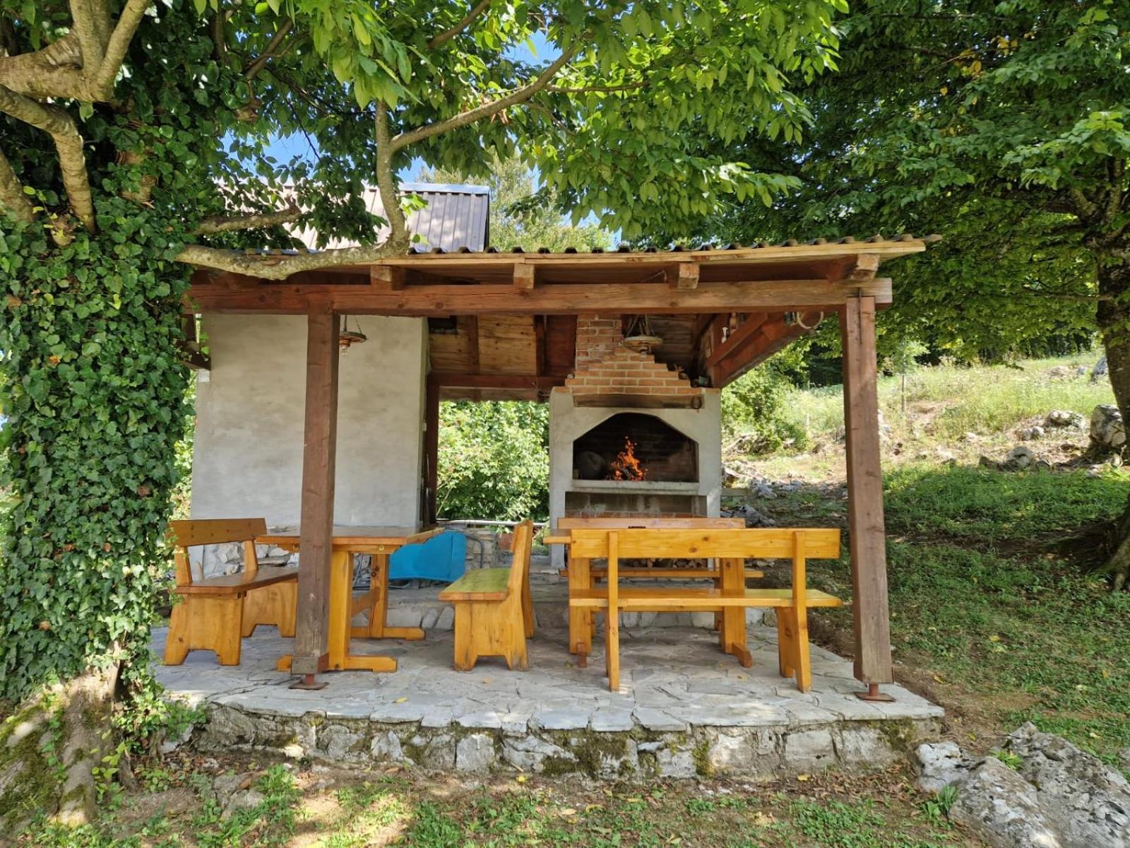 House Luketic Hotel Rastovača Eksteriør billede