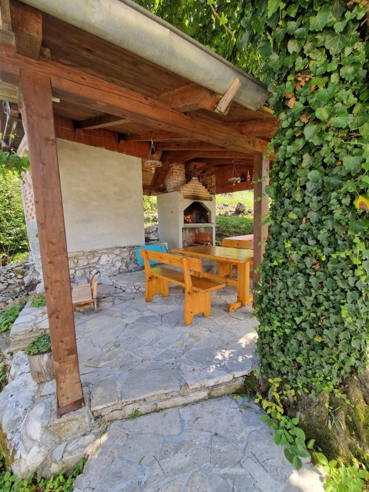 House Luketic Hotel Rastovača Eksteriør billede