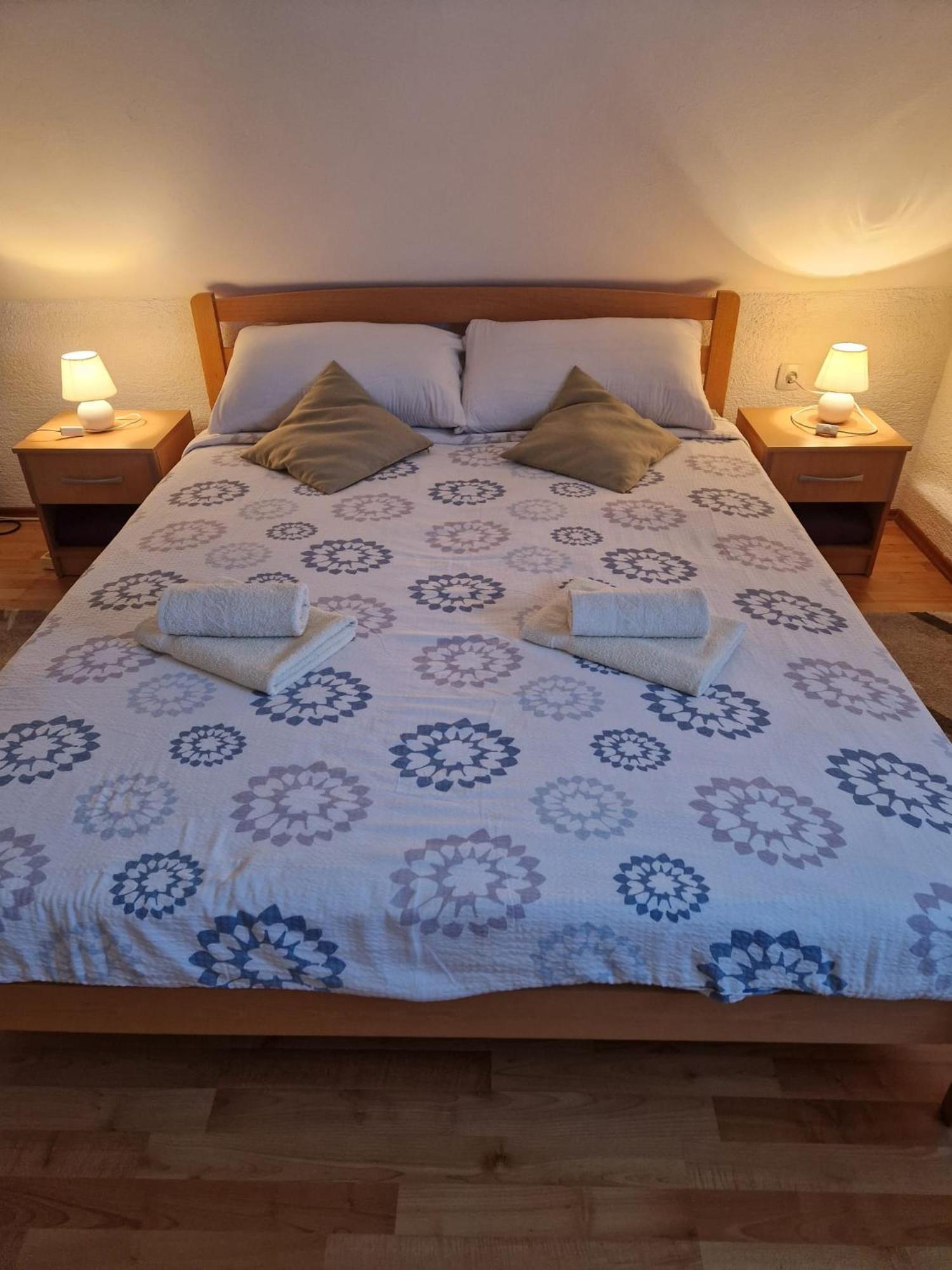 House Luketic Hotel Rastovača Eksteriør billede
