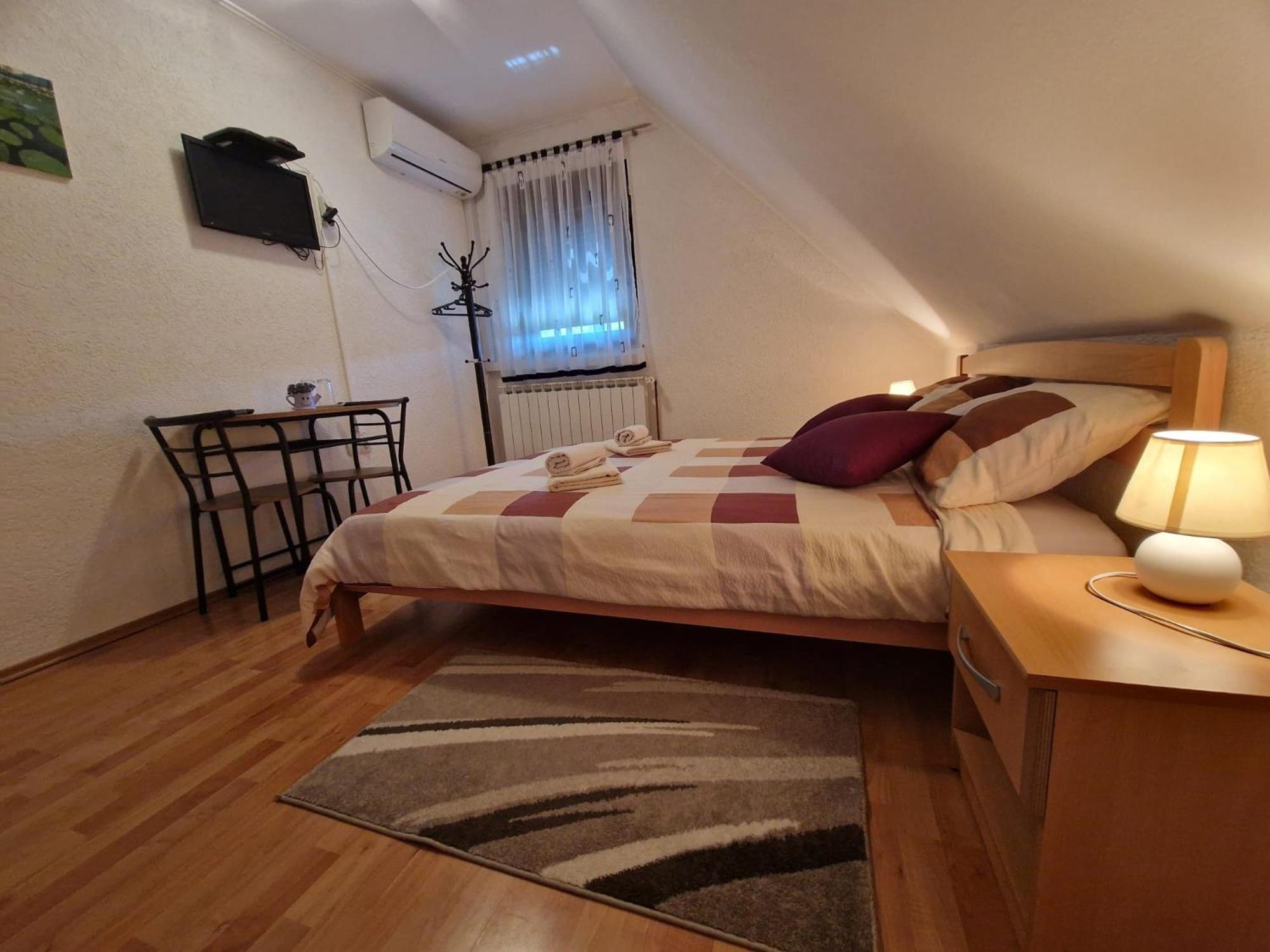 House Luketic Hotel Rastovača Eksteriør billede