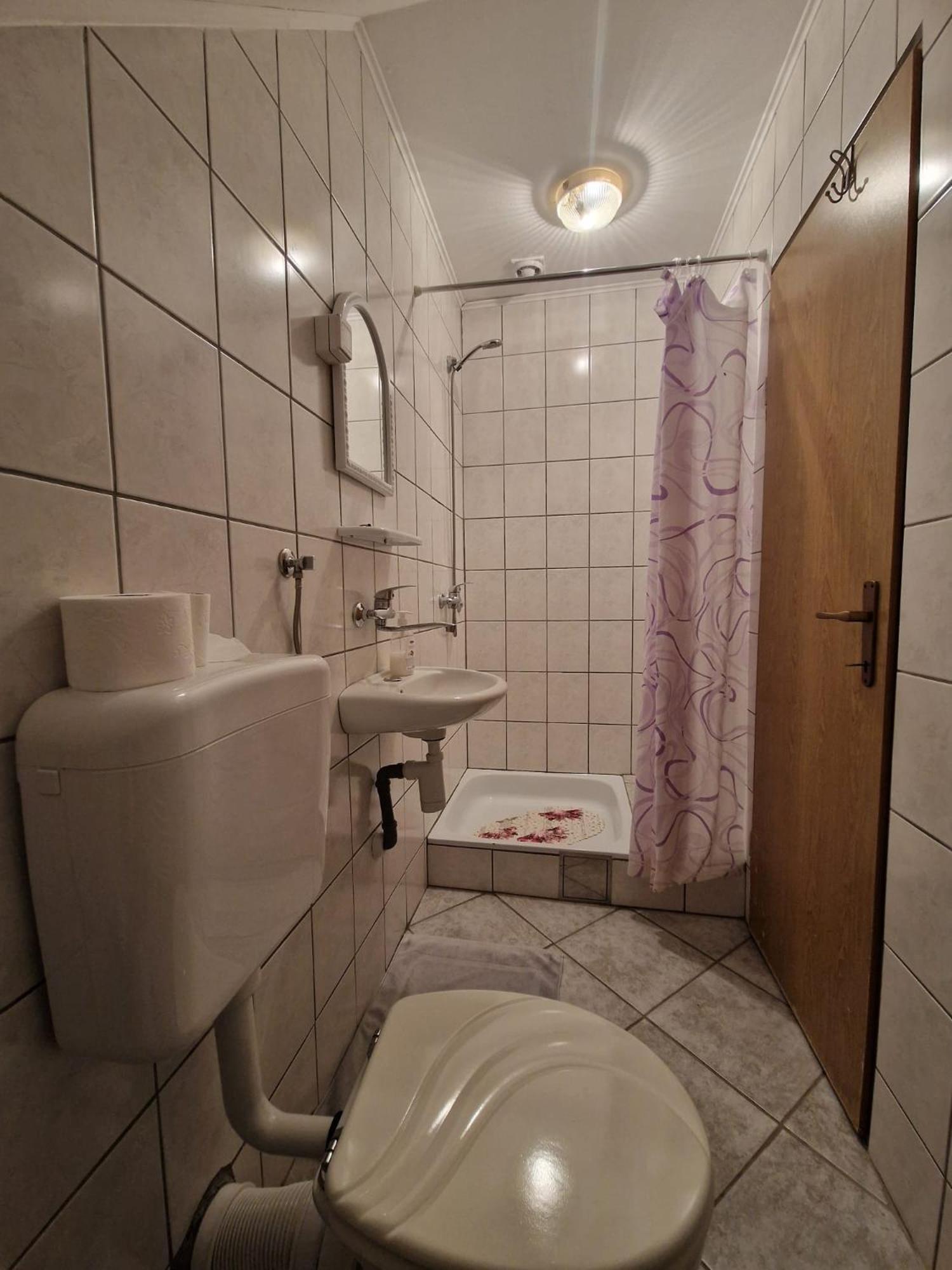 House Luketic Hotel Rastovača Eksteriør billede