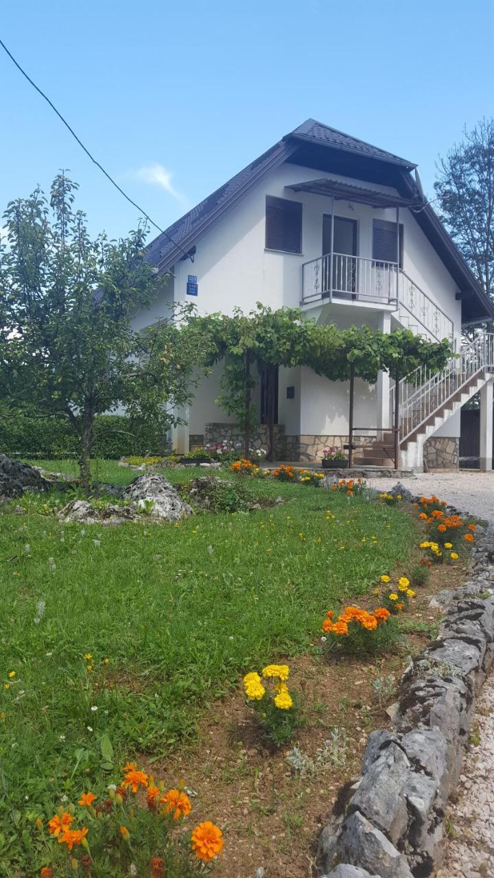 House Luketic Hotel Rastovača Eksteriør billede
